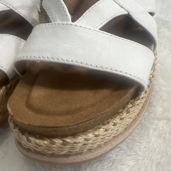 NWT Sofft Women's Devyn Sz 9.5 Wedge Sandals White Leather Open Toe Ankle Strap - Picture 4 of 16